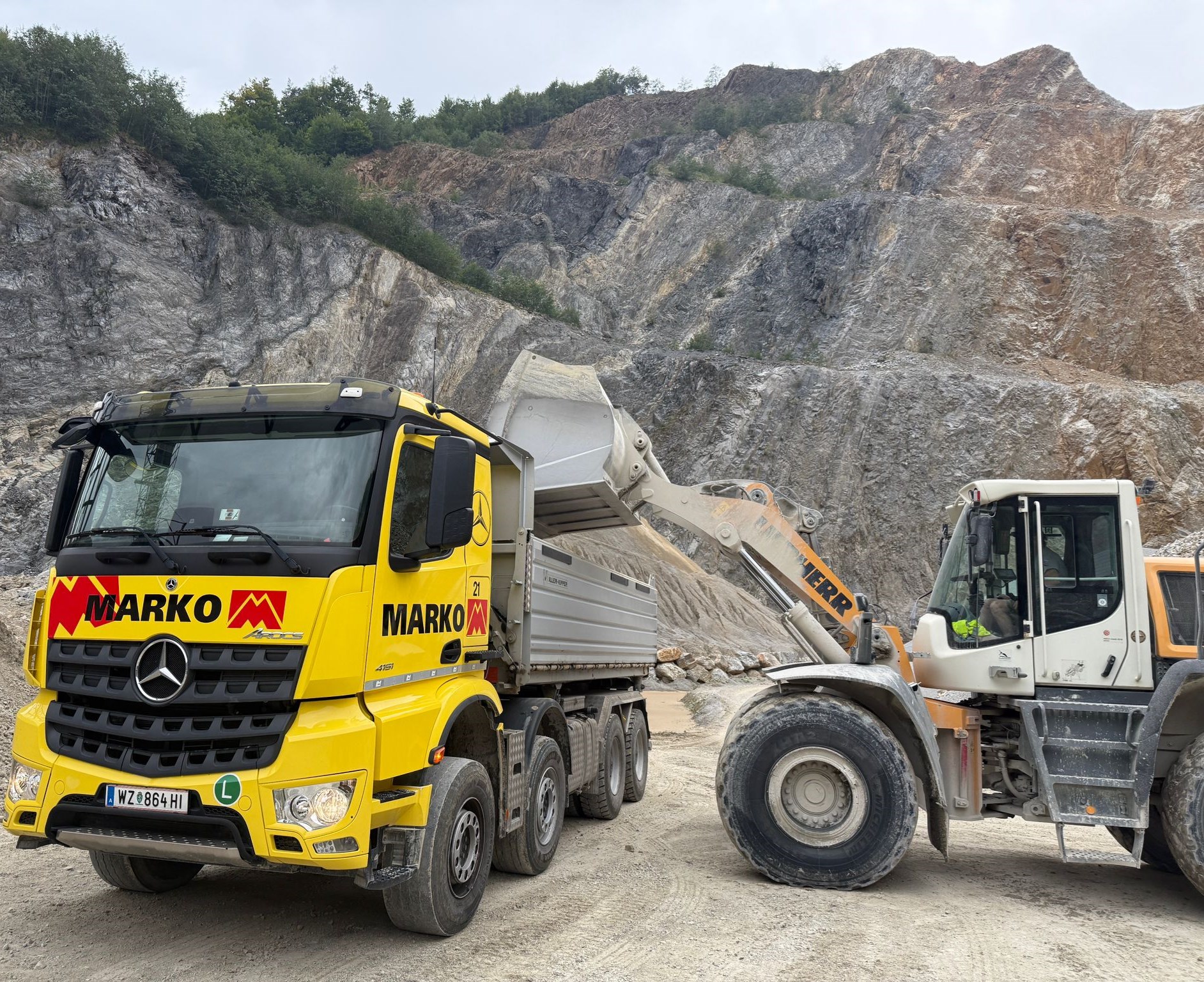 LKW Schottertransport